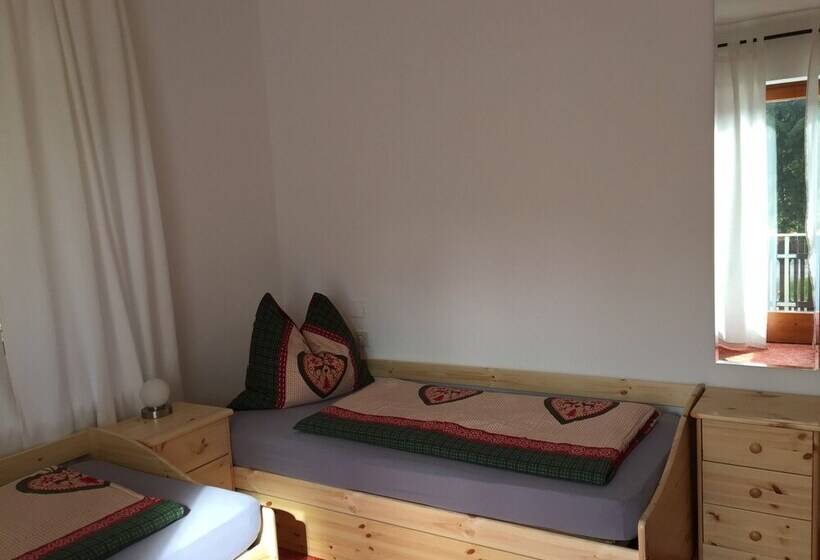 经济房, Pension & Apartments Waldkrieber