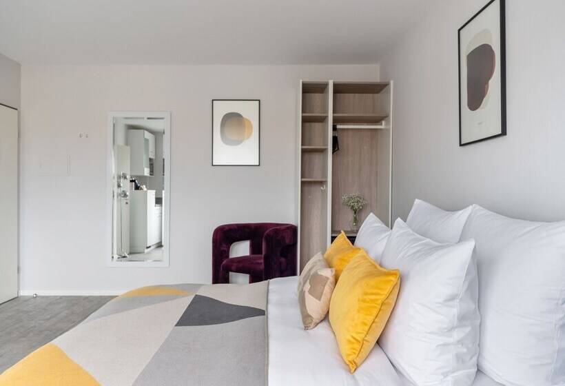 استودیوی لوکس, Numa I Oben Apartments