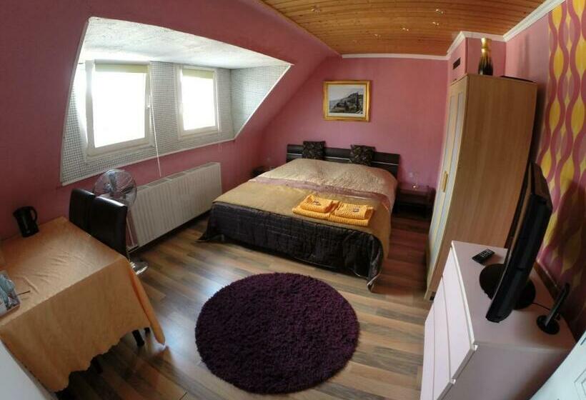 غرفة ديلوكس, Stayincologne