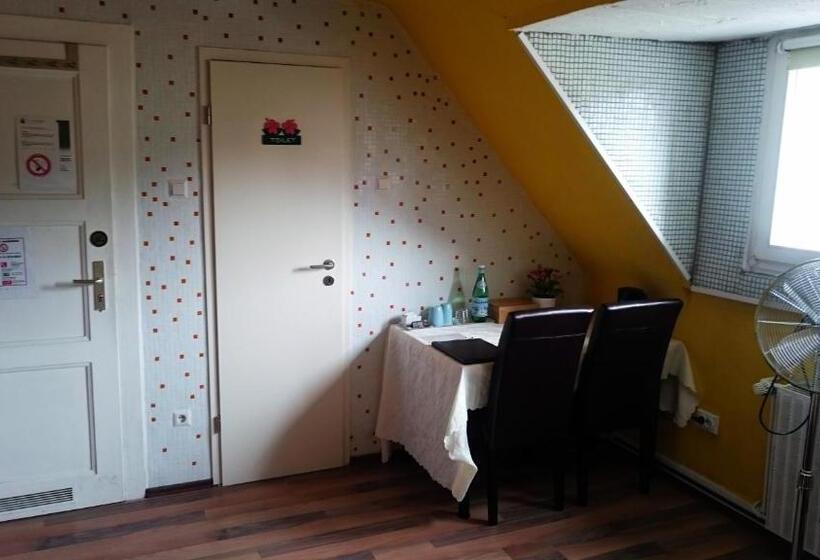 غرفة ديلوكس, Stayincologne