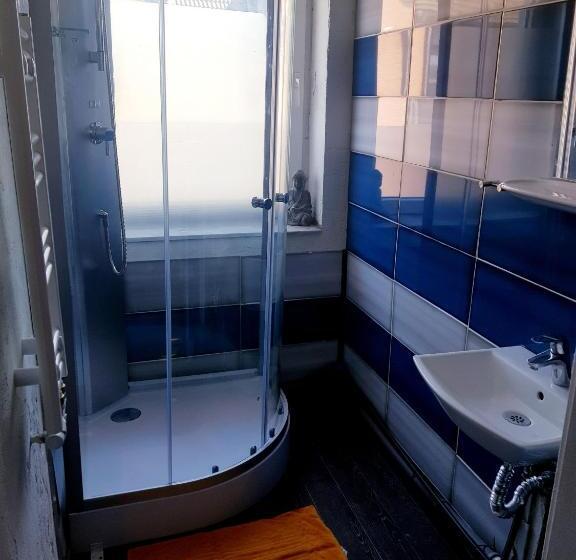 غرفة قياسية حمام مشترك, Stayincologne