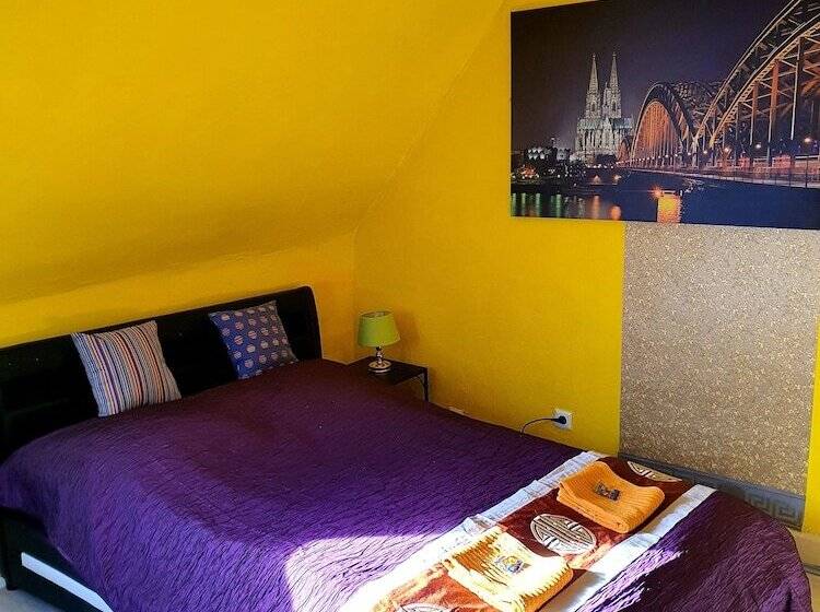 Quarto Economy, Stayincologne