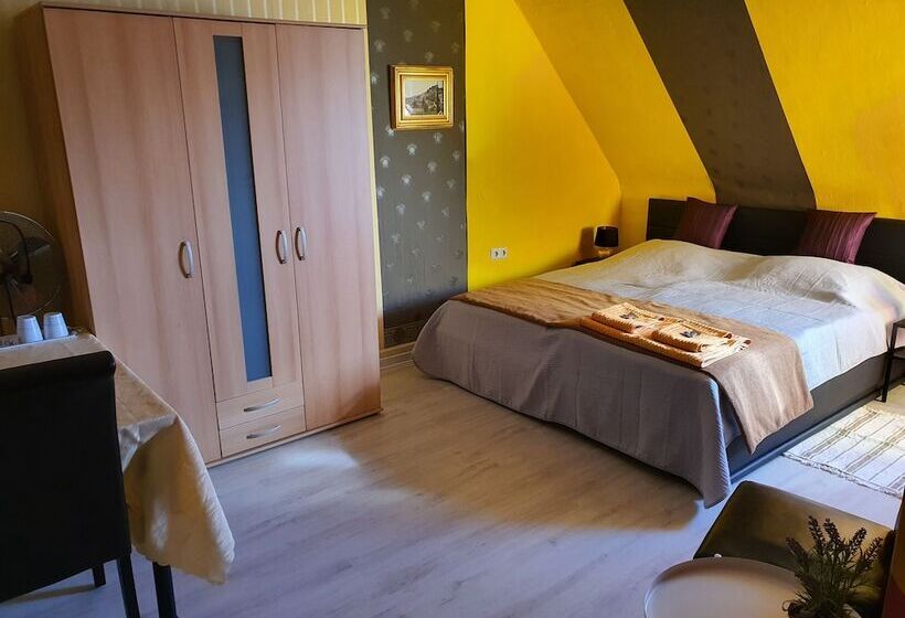 غرفة ديلوكس, Stayincologne