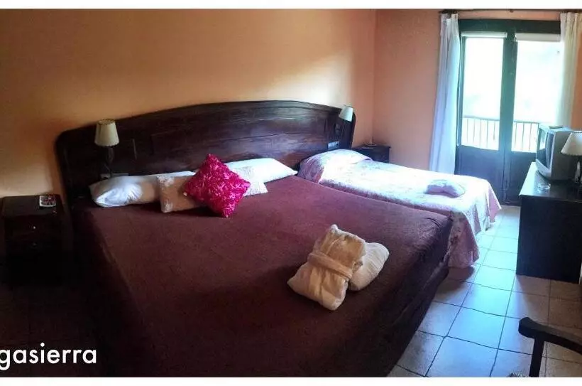 اتاق استاندارد سه نفره, Spa Vegasierra