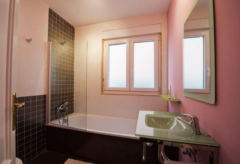 Апартаменты 3 Спальни, Apartamentos Vida Corcubión