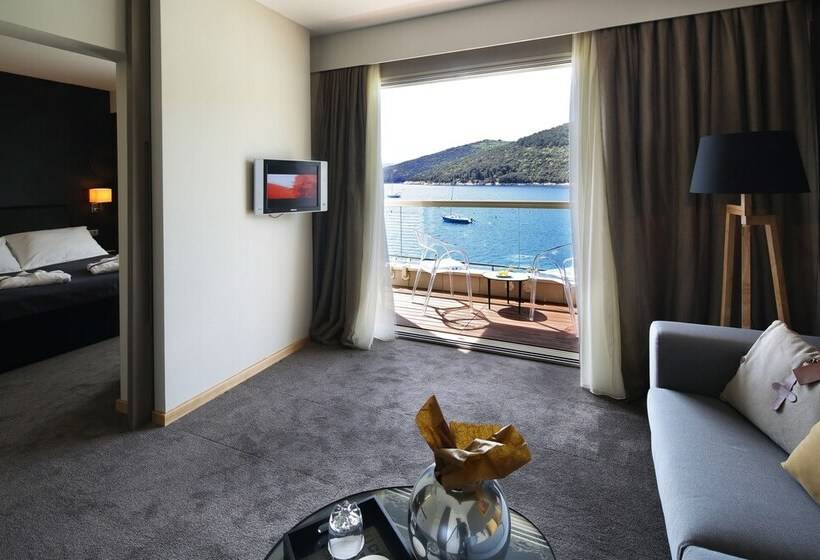 Люкс Вид на Море, Boutique Hotel Adoral