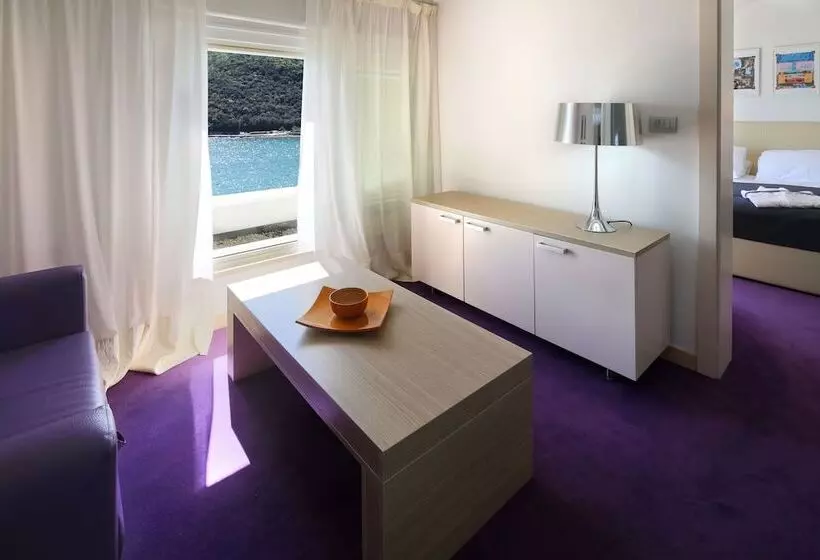 オーシャンビュースーペリアースイート, Boutique Hotel Adoral