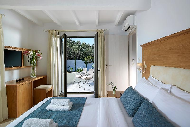 Люкс 2 Спальни, Coriva Beach Hotel & Bungalows