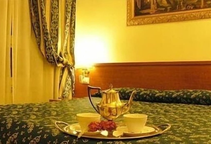 スタンダードトリプルルーム, A Rosmini Suites