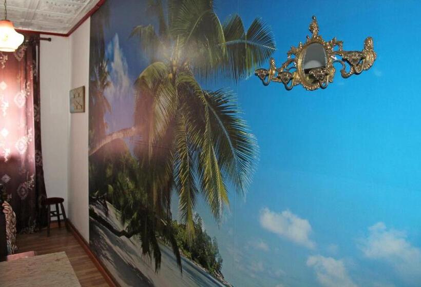 اتاق استاندارد با سرویس بهداشتی مشترک, Franca