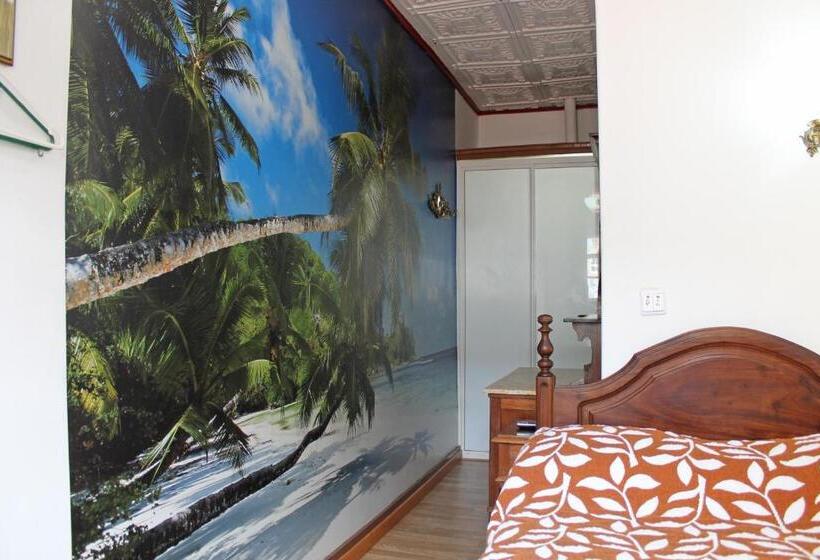 اتاق استاندارد با سرویس بهداشتی مشترک, Franca