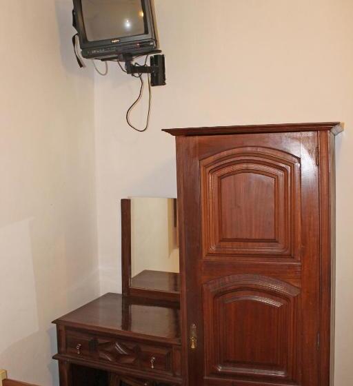 اتاق استاندارد سه نفره, Franca