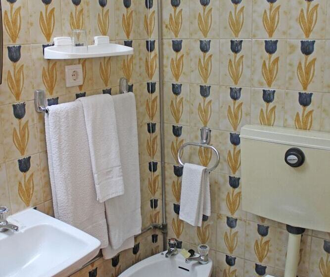 اتاق استاندارد سه نفره, Franca