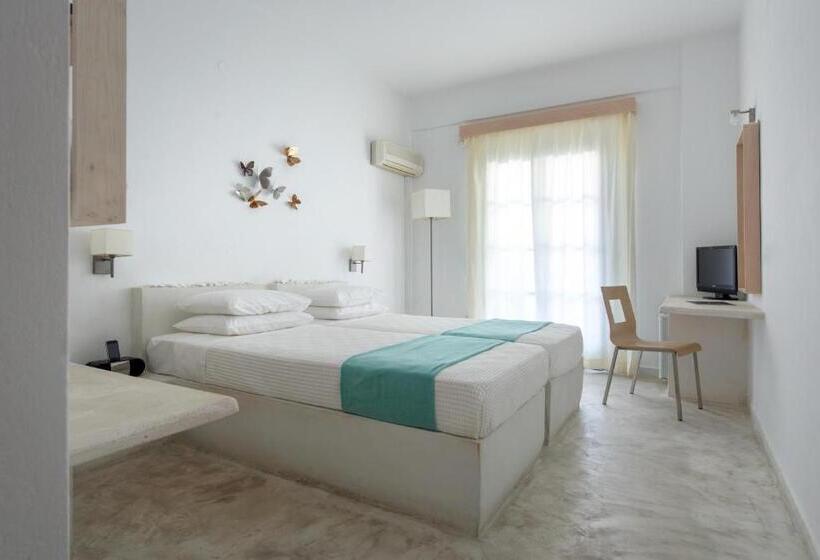 Номер Стандарт Вид на Бассейн, 28