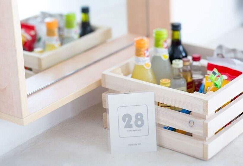 Номер Стандарт Вид на Горы, 28