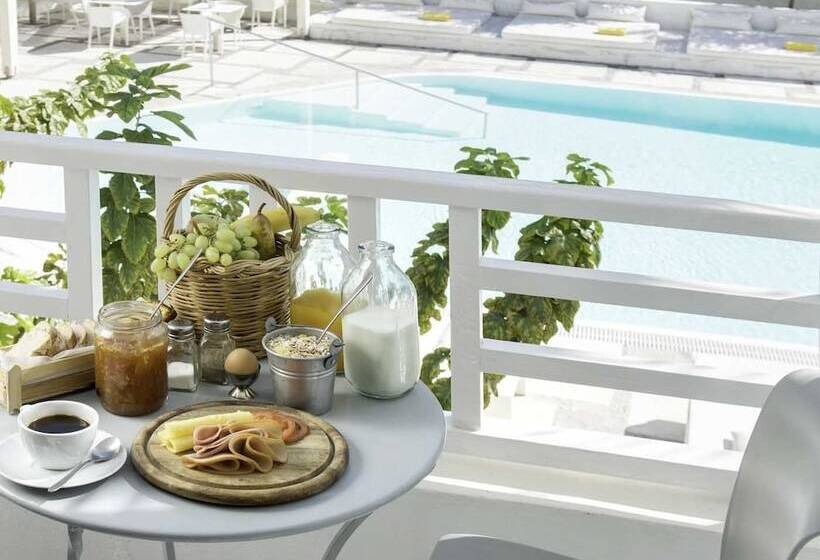 Номер Стандарт Вид на Бассейн, 28