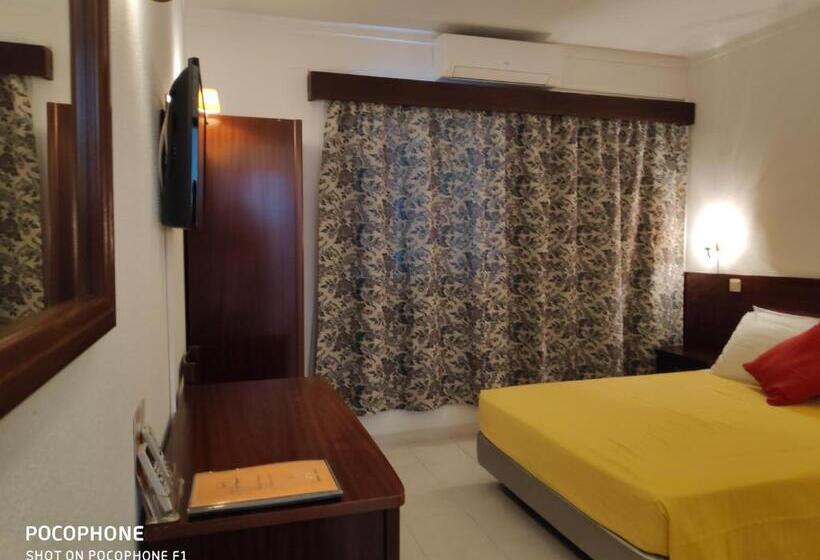 اتاق استاندارد سه نفره, Alnacir