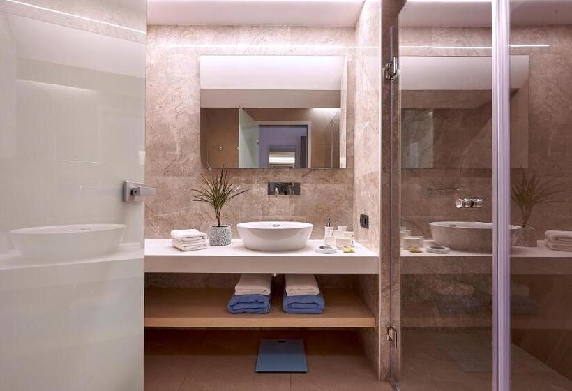 سوییت جونیور با چشم‌انداز دریا, Coriva Beach Hotel & Bungalows