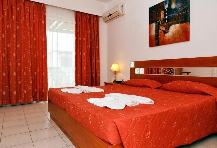 غرفة عائلية, Gaia Village