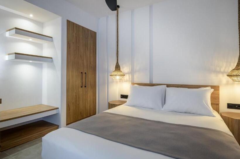 جناح سوبيريور, Gaia Village