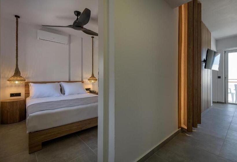 جناح سوبيريور, Gaia Village