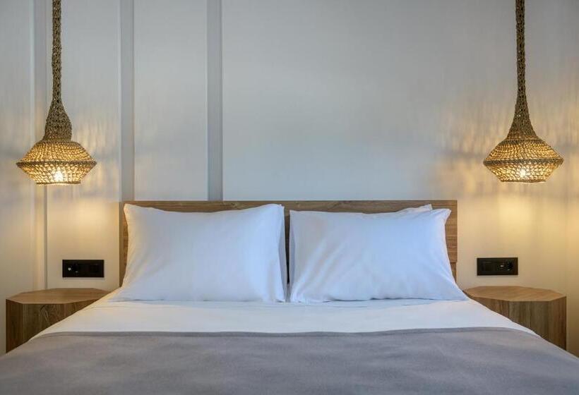 جناح سوبيريور, Gaia Village