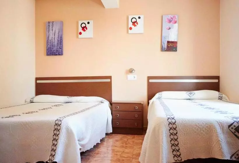 スタンダード４人部屋, Hostal Isabel