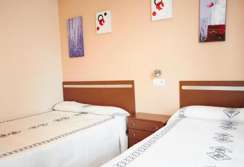 חדר סטנדרט לארבעה, Hostal Isabel