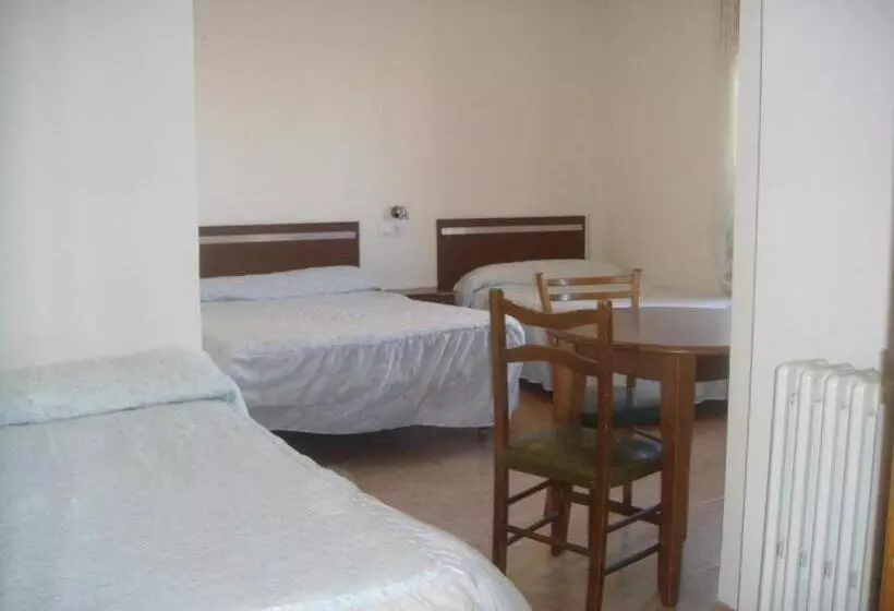 スタンダード４人部屋, Hostal Isabel
