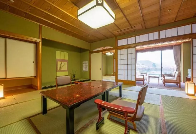 اتاق لوکس, Yamashiro Onsen Miyabi No Yado Kaga Hyakumangoku