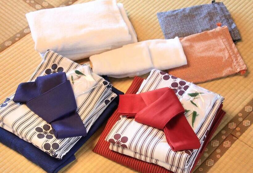 غرفة سوبيريور رباعية, Yamashiro Onsen Miyabi No Yado Kaga Hyakumangoku