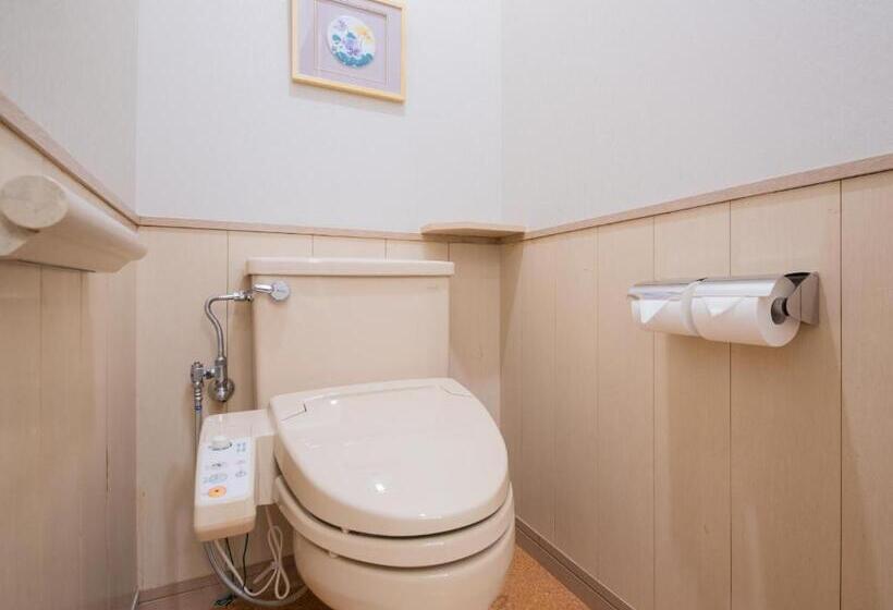 غرفة سوبيريور رباعية, Yamashiro Onsen Miyabi No Yado Kaga Hyakumangoku