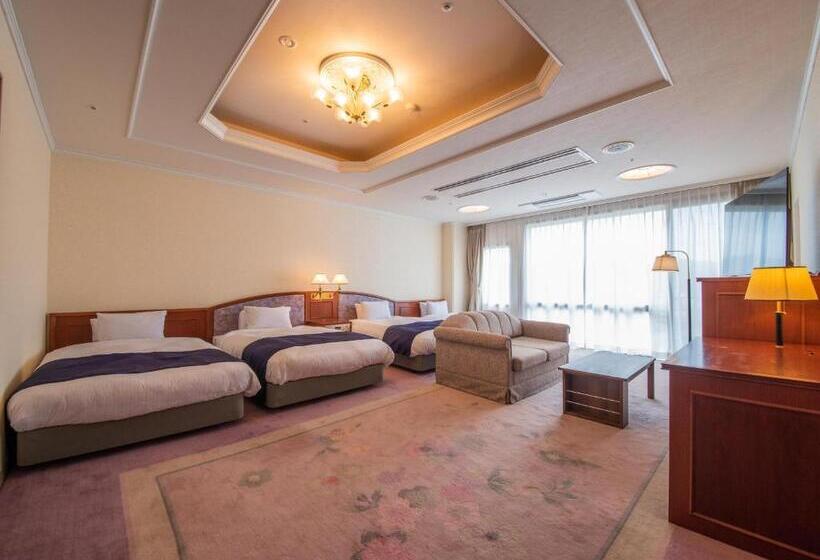 غرفة سوبيريور رباعية, Yamashiro Onsen Miyabi No Yado Kaga Hyakumangoku