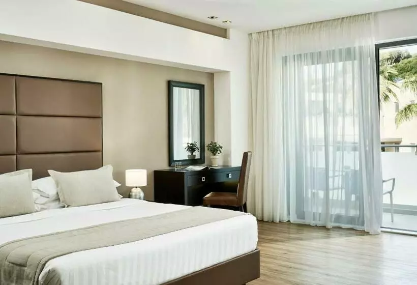 Premium Quadruple Room