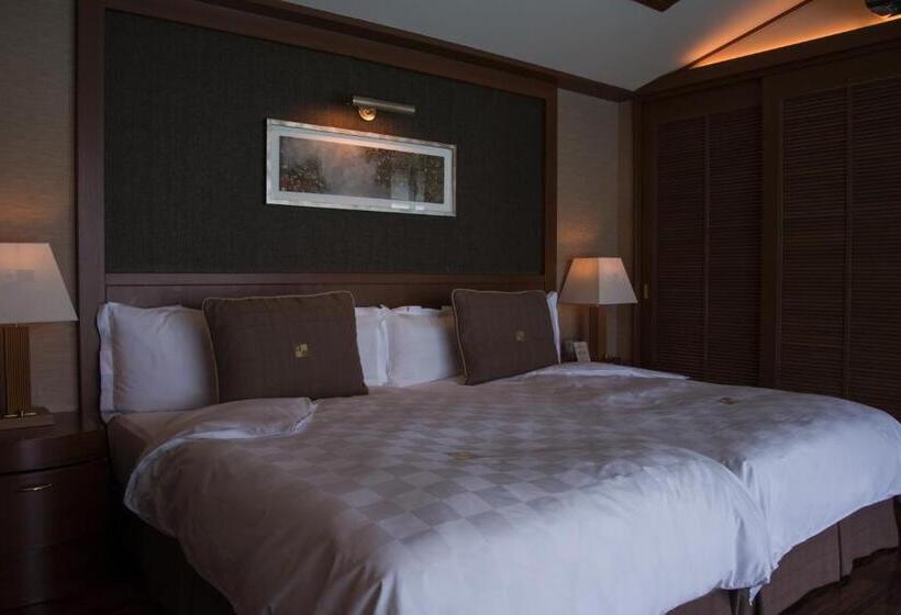 Люкс Повышенной Комфортности, Oriental Hills Okinawa