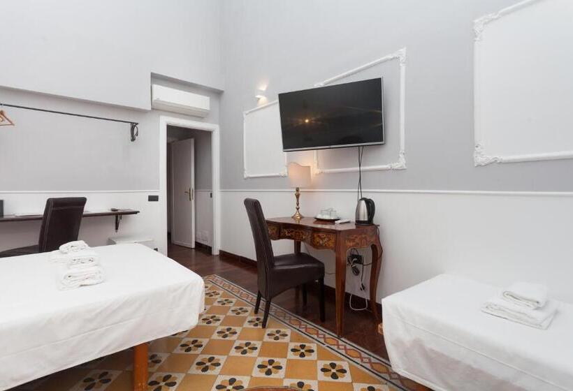 اتاق راحتی سه تخته, Palazzo Del Duca Piazza Navona Guest House