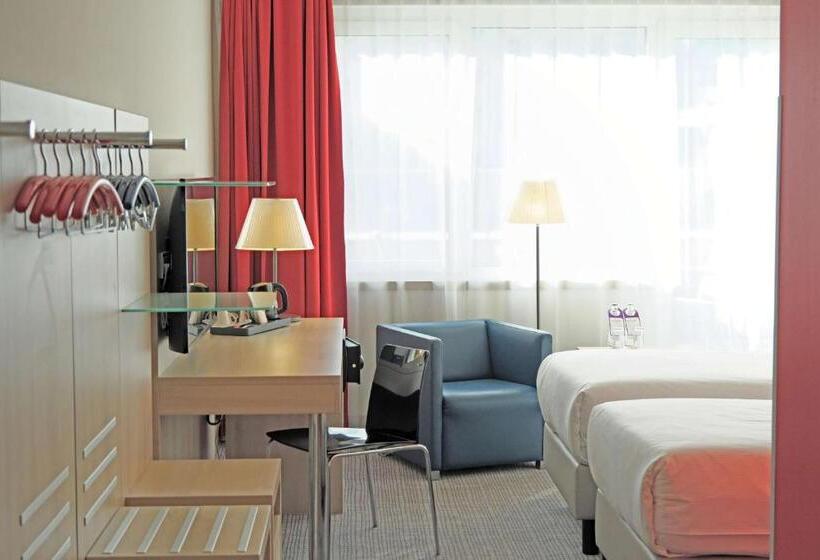 Номер Стандарт с Террасой, Park Inn By Radisson Linz
