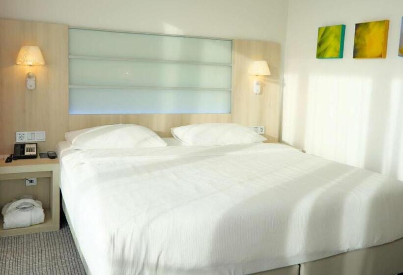 سوییت جونیور, Park Inn By Radisson Linz