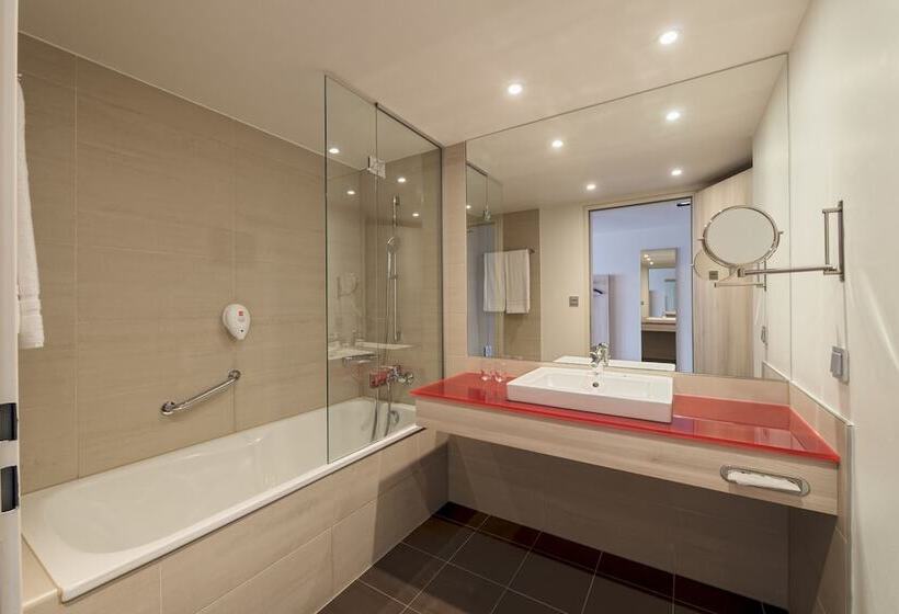 Номер Стандарт с Террасой, Park Inn By Radisson Linz