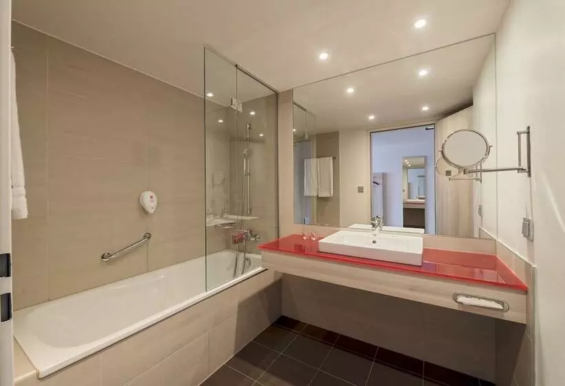 اتاق استاندارد با تراس, Park Inn By Radisson Linz