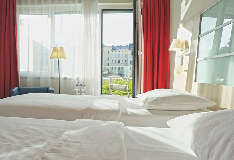 Номер Стандарт с Террасой, Park Inn By Radisson Linz