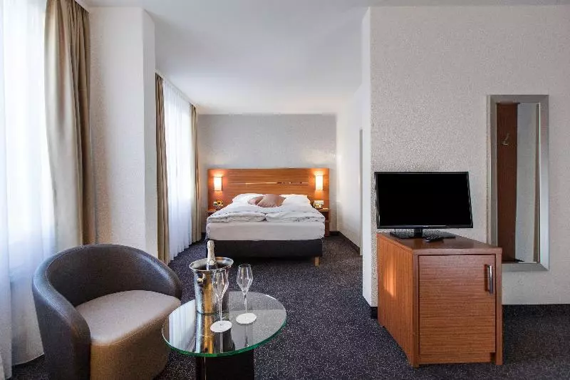 اتاق استاندارد با تراس, Park Inn By Radisson Linz