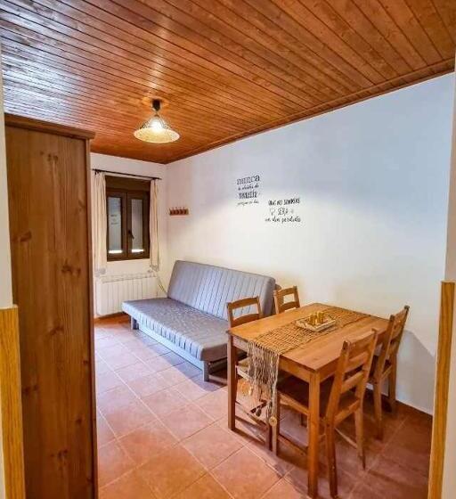 דירת שני חדרים, Eras Del Poeta