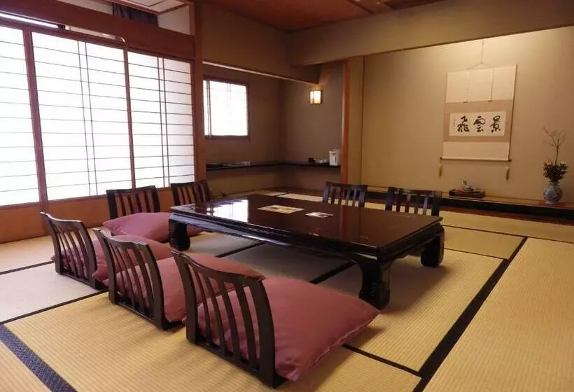 片側に海が見えるデラックスルーム, Tadaya