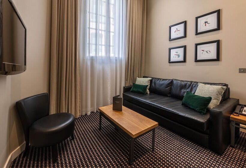 סוויטת ג'וניור, The Resident Liverpool