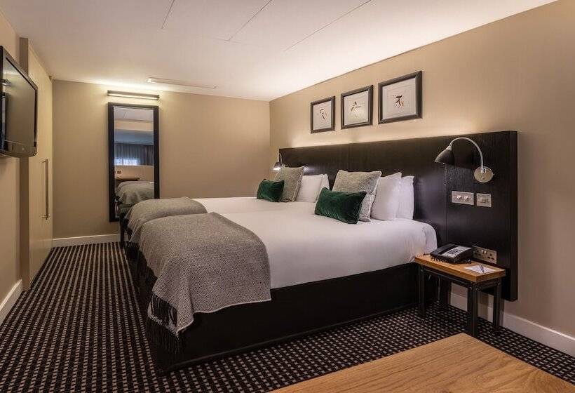 סוויטת ג'וניור, The Resident Liverpool