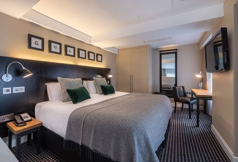 סוויטת ג'וניור, The Resident Liverpool