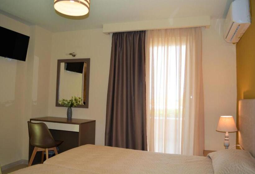 Апартаменты 2 спальни Вид на Сад, Eurohotel Theo