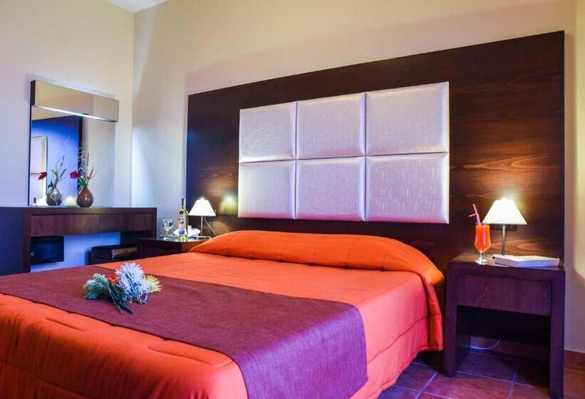 Апартаменты 2 спальни Вид на Сад, Eurohotel Theo