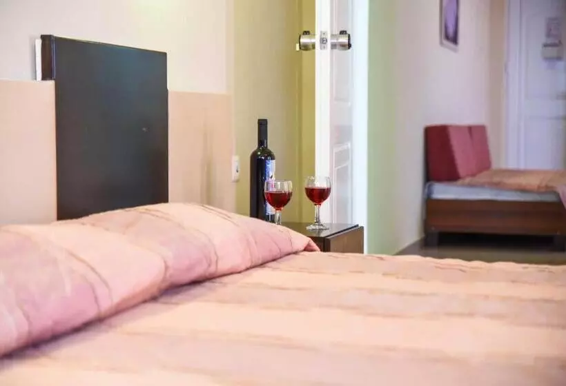 庭の見える１ベッドルームアパートメント, Eurohotel Theo